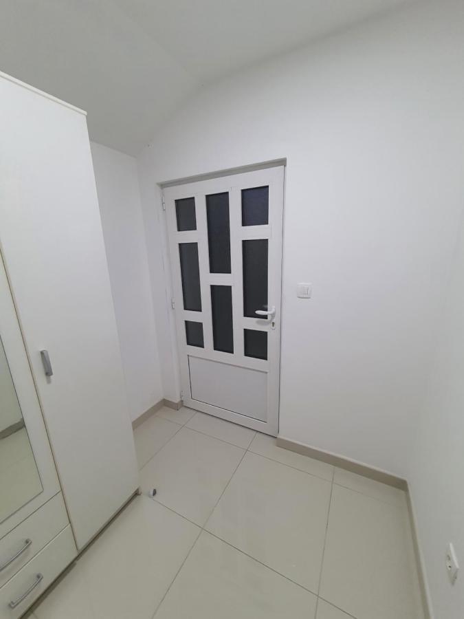Apartman Tolosi 2 พอดโกริกา ภายนอก รูปภาพ