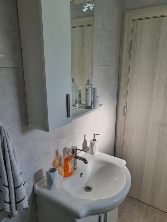 Apartman Tolosi 2 พอดโกริกา ภายนอก รูปภาพ